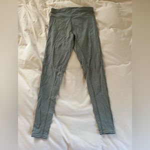 Carve Designs leggings